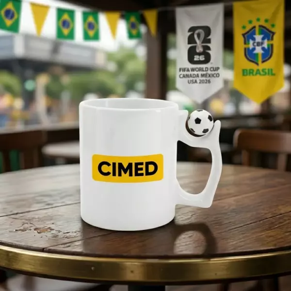 Caneca Alça Bola de Futebol Personalizada - 325ml