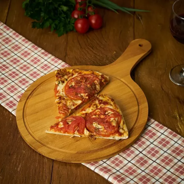Tábua de Pizza com Canaleta Personalizada 