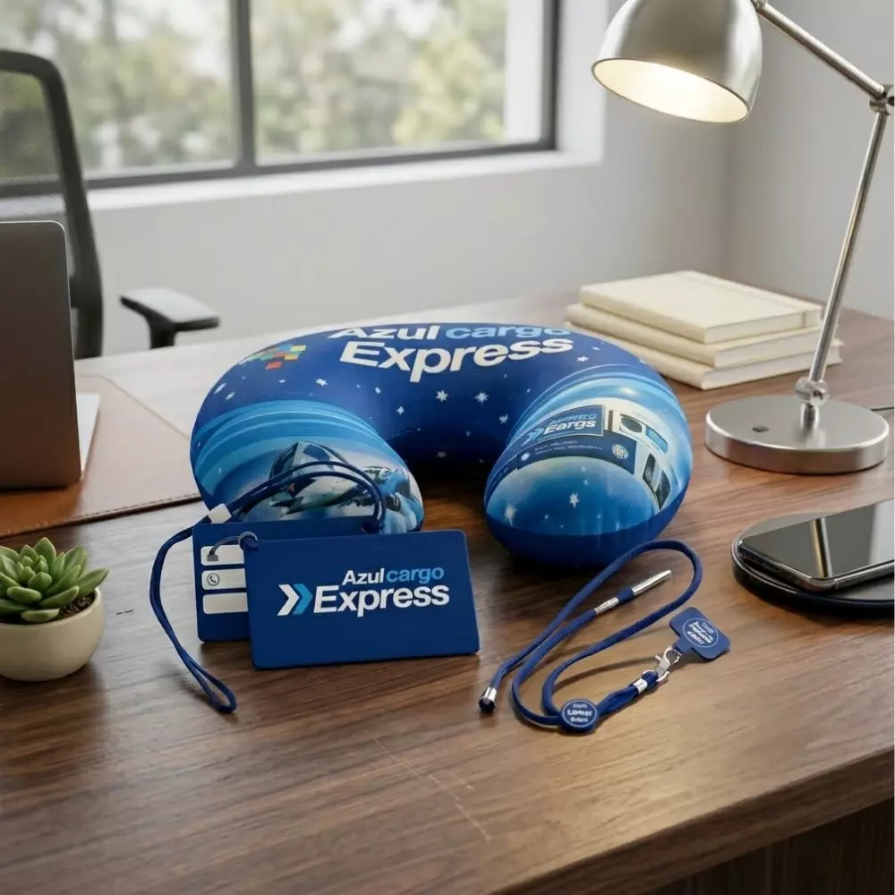 Kit Viagem Personalizado - Almofada, Tag de Mala e Salva-celular 